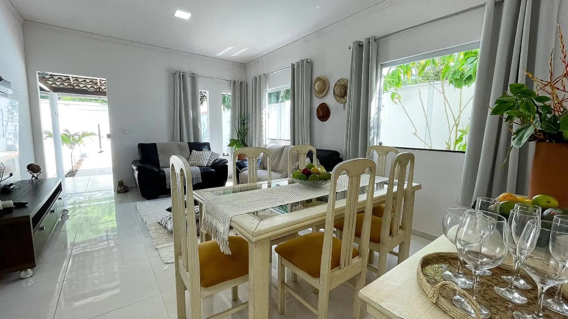 Casa Privativa De 3 Quartos Com Piscina Aquecida A 500M Das Praias De Taperapuan, Ar Condicionado, Wifi 110Mbps, Churrasqueira, Garagem Para 02 Carros Porto Seguro Holiday home