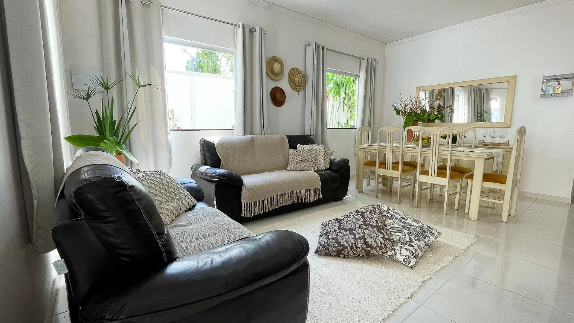 Holiday home Casa Privativa De 3 Quartos Com Piscina Aquecida A 500M Das Praias De Taperapuan, Ar Condicionado, Wifi 110Mbps, Churrasqueira, Garagem Para 02 Carros Porto Seguro