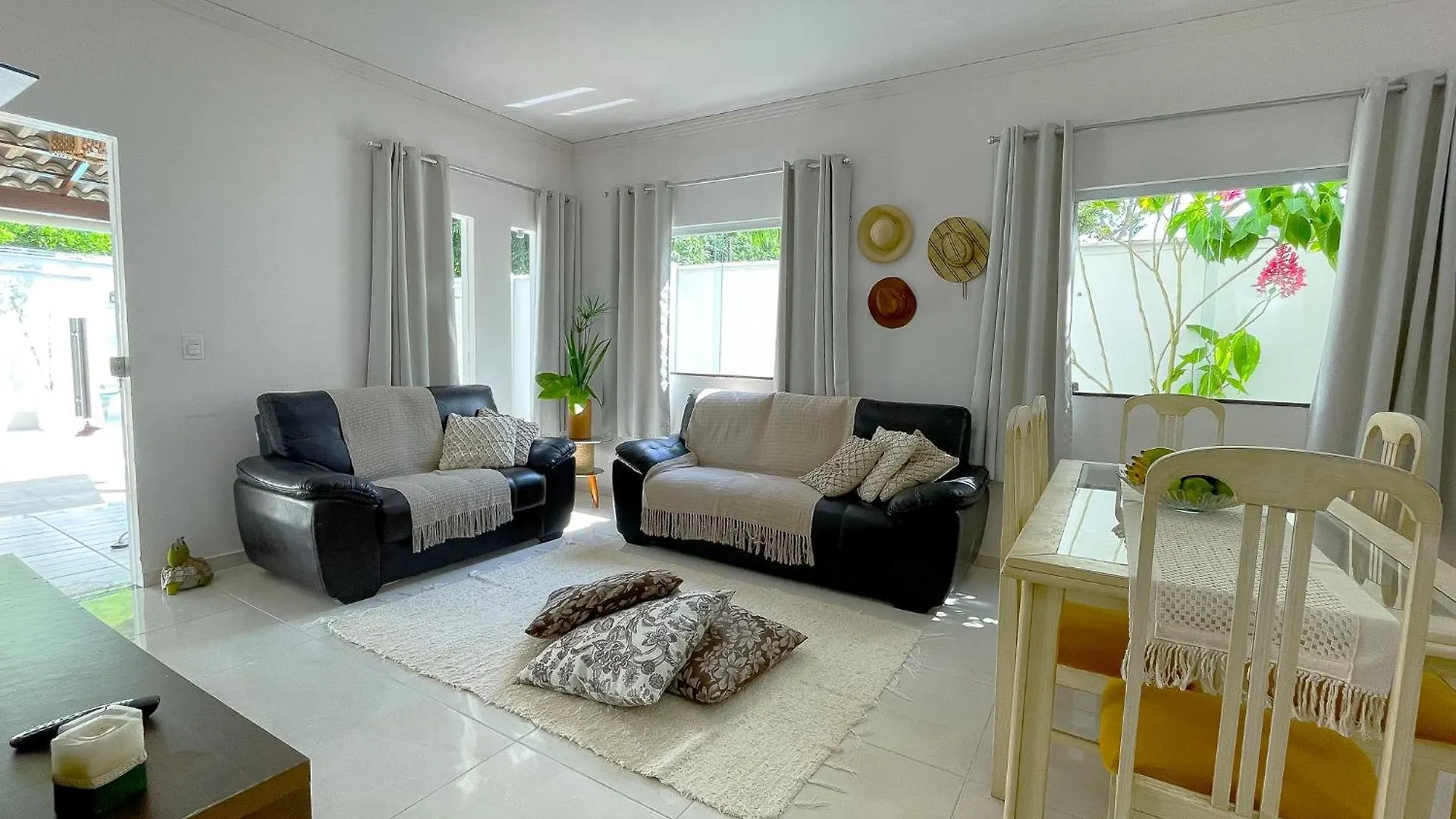 Casa Privativa De 3 Quartos Com Piscina Aquecida A 500M Das Praias De Taperapuan, Ar Condicionado, Wifi 110Mbps, Churrasqueira, Garagem Para 02 Carros Porto Seguro 0*,  Brazil